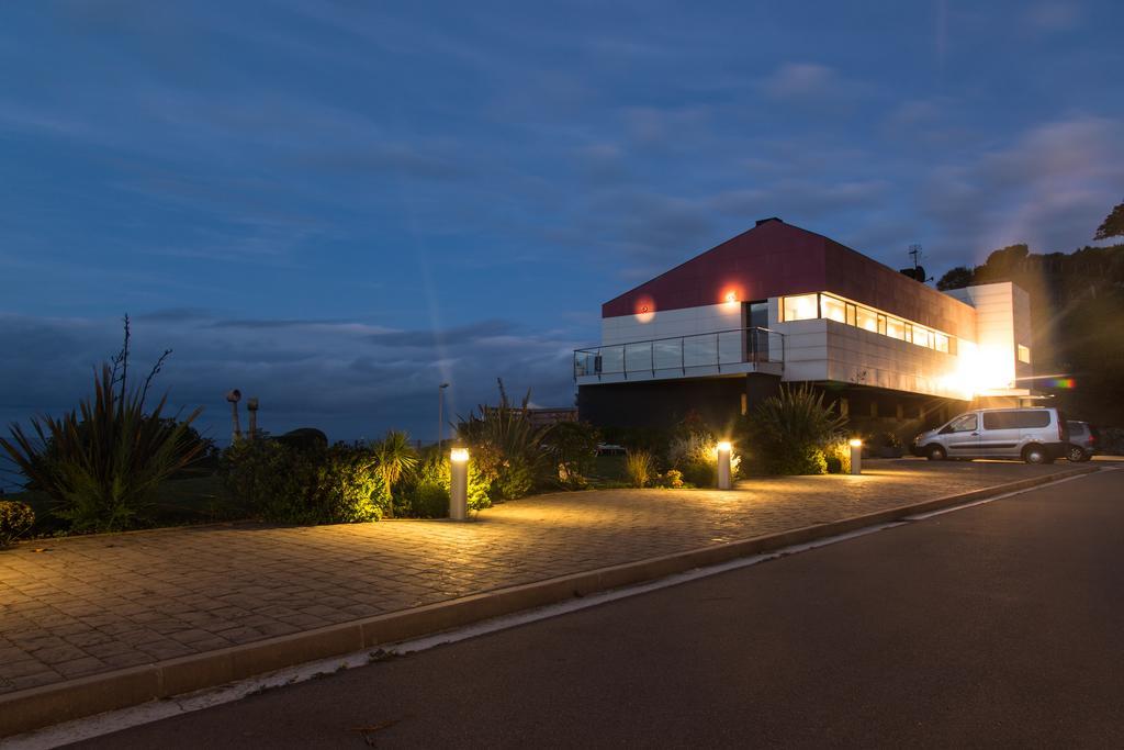 Hotel Arbe Мутрику Екстериор снимка